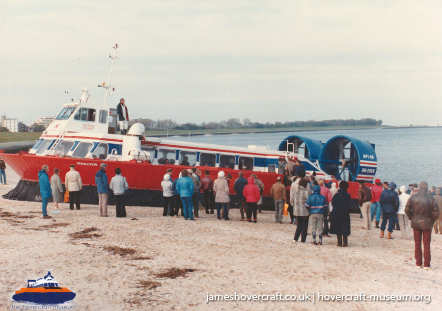 AP1-88 hovercraft promotional day by BHC -  (credit: The <a href='http://www.hovercraft-museum.org/' target='_blank'>Hovercraft Museum Trust</a>).